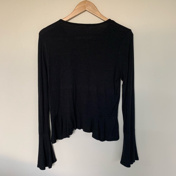 Bell Sleeve Crop Top. - Picture 3 of 4